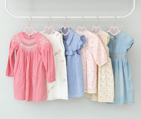 GOSCHE non-slip grooves keep small clothes in place during daily wear.