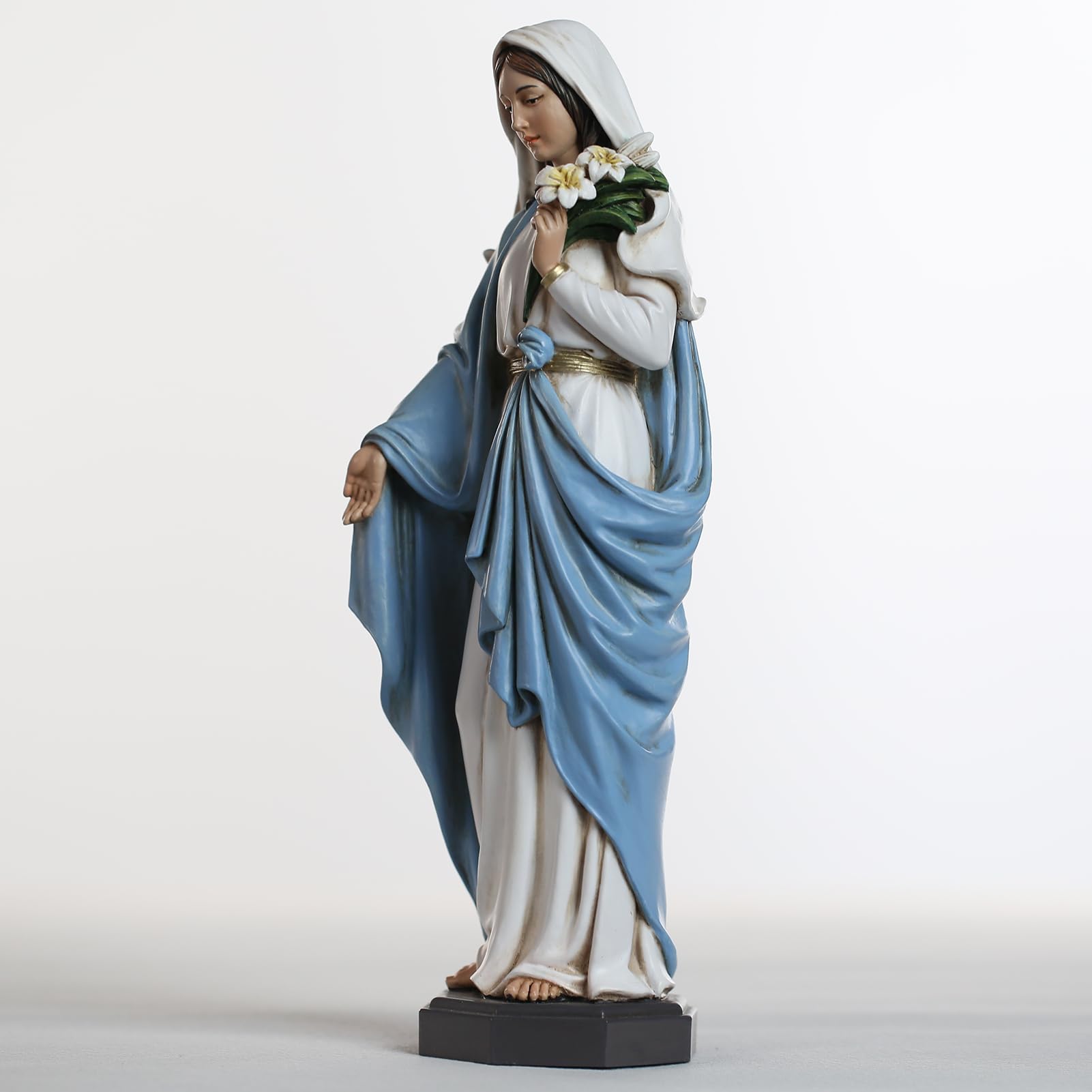 Grace4Joy Mary statue with hands in prayer for peaceful reflection