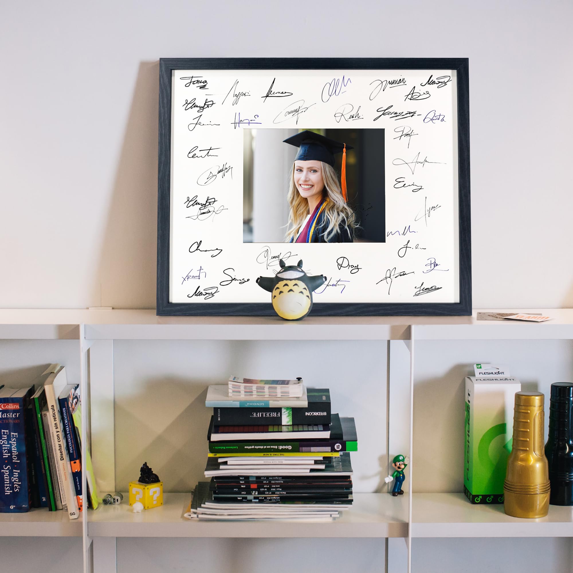 GraduationMall plexiglass front protection keeps images clear and dust-free.