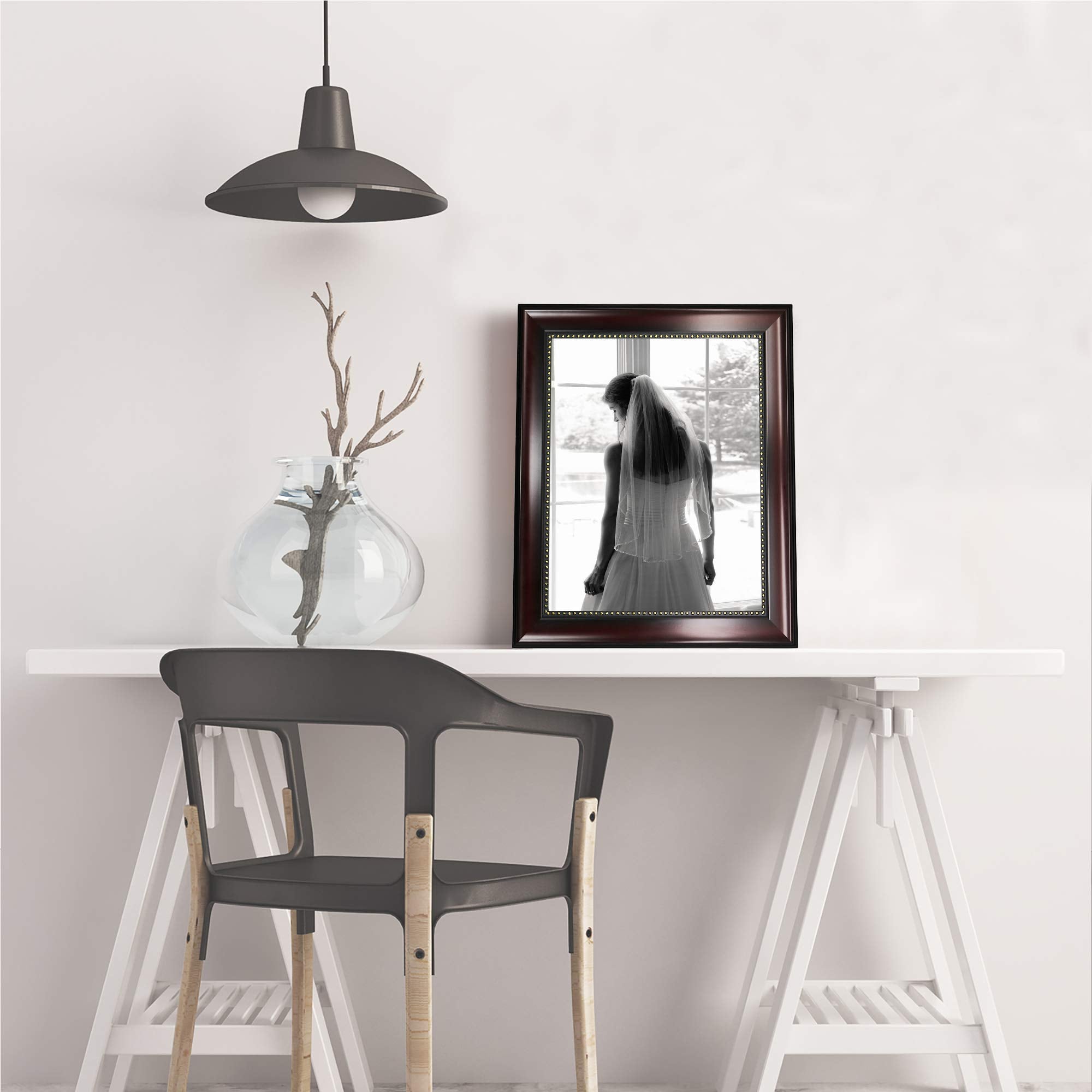GraduationMall real glass 8x10 protects photos from dust and moisture