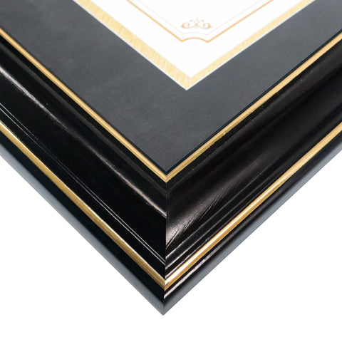 GraduationMall safe packaging ensures frames arrive in pristine condition.