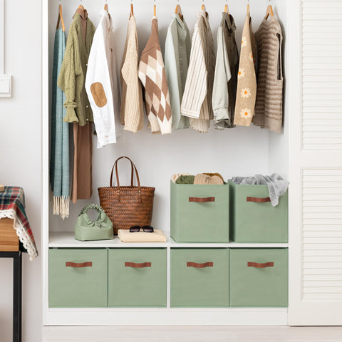 GRANNY SAYS sturdy cardboard base provides structure while remaining lightweight for grab-and-go storage.