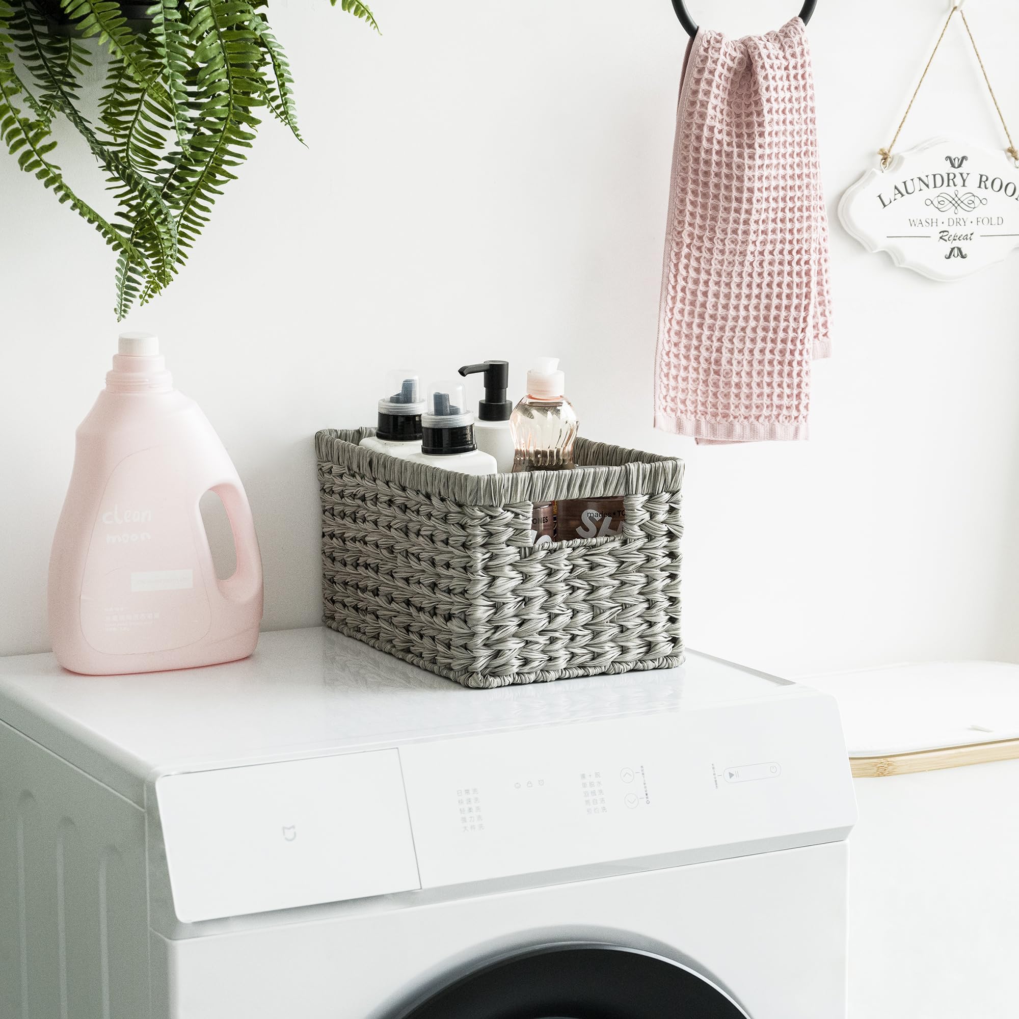 GRANNY SAYS moisture-proof wicker material stays clean