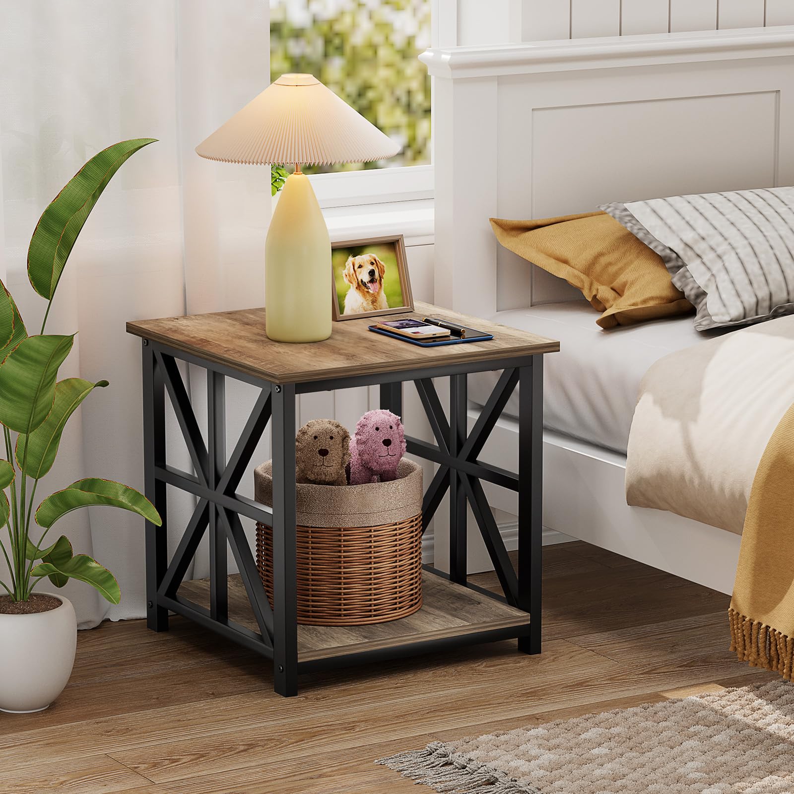 GreenForest end table decorative surface for lamps and books