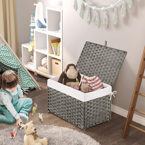 GREENSTELL 65L wicker basket with open lid ready for blankets.