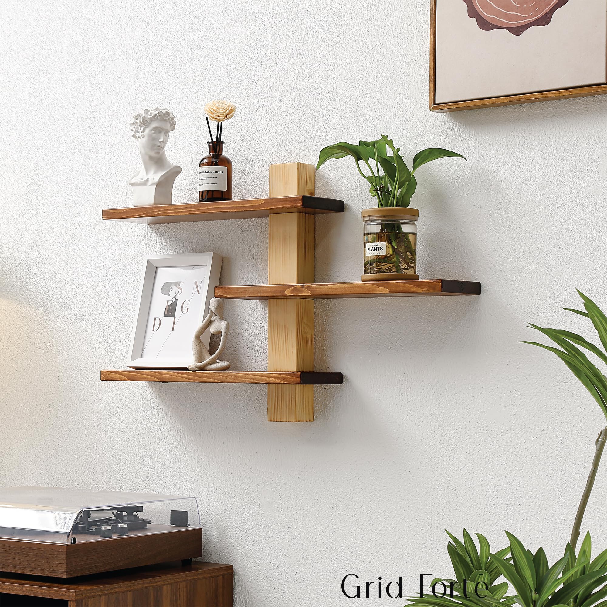 GRID FORTE wall shelf in living room with decor