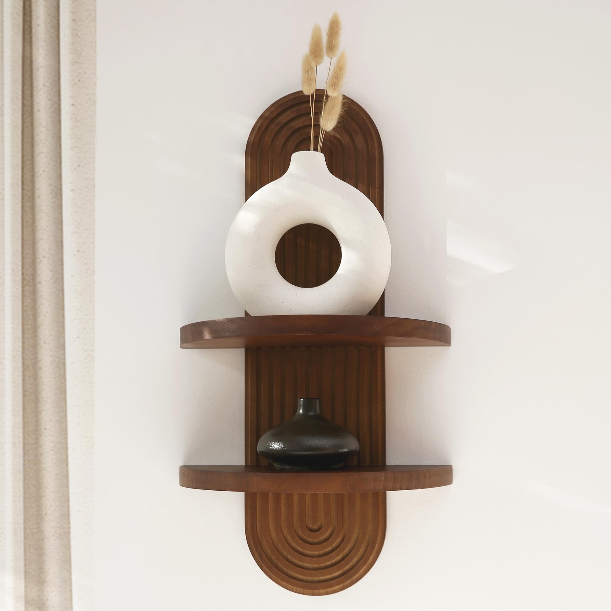 GRID FORTE walnut wood grain close-up emphasizing natural texture.