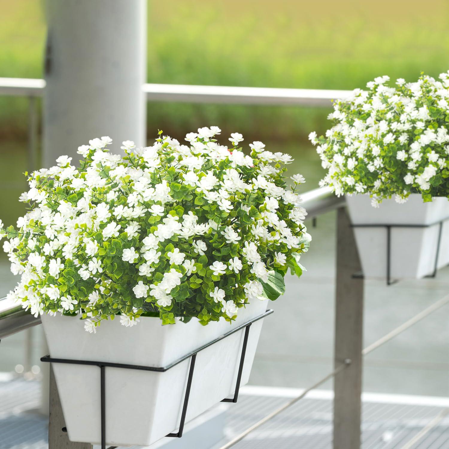 Grunyia white themed artificial flowers bundle