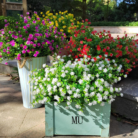 Grunyia hanging planter decor adds curb appeal for outdoor spaces.