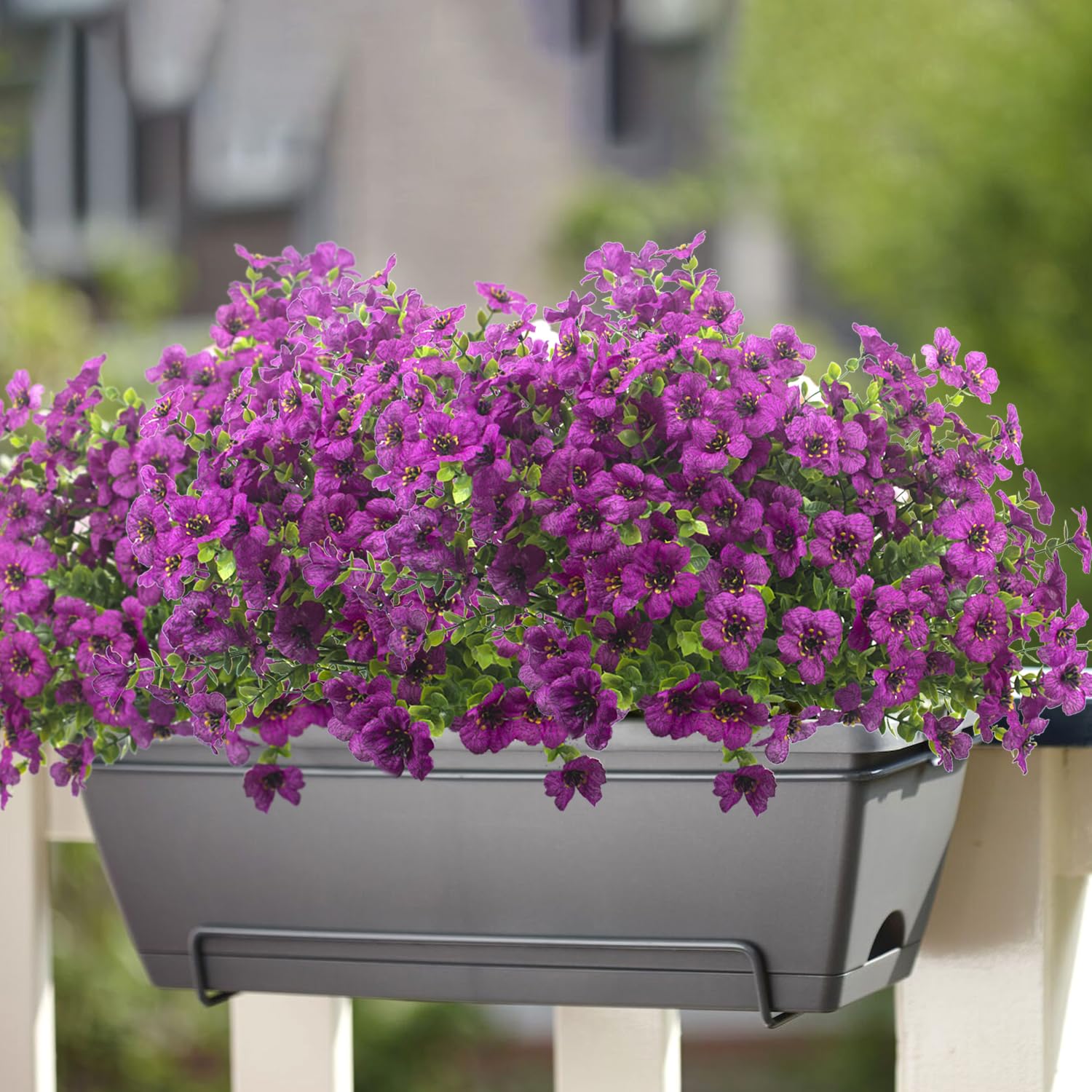 Grunyia outdoor décor for terraces and patios gives low-maintenance charm.