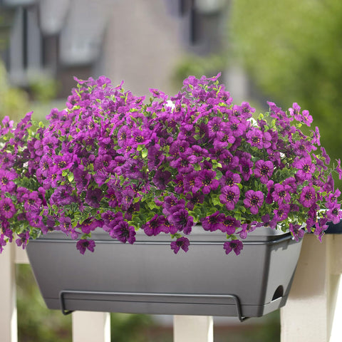 Grunyia outdoor décor for terraces and patios gives low-maintenance charm.