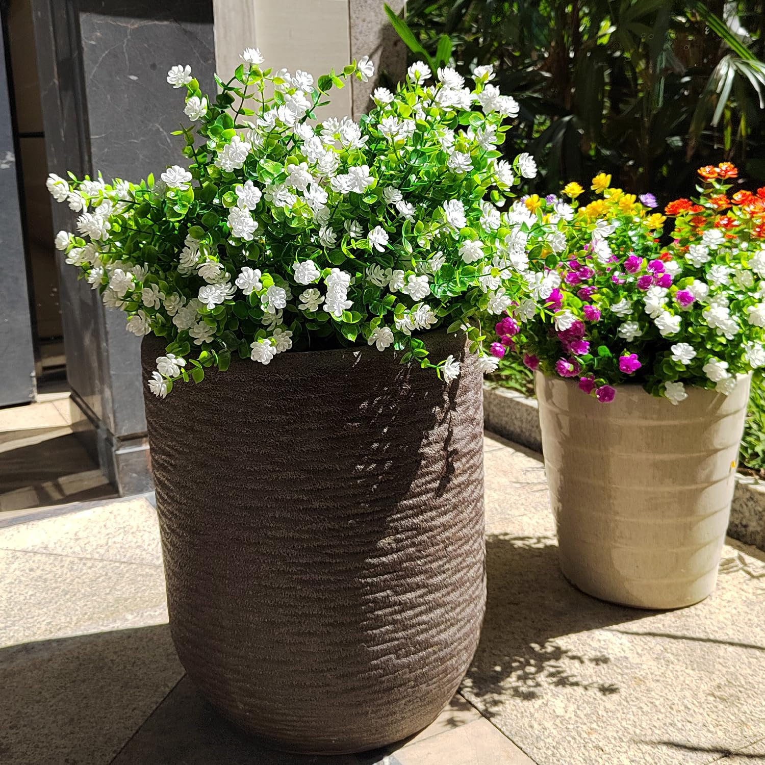 Grunyia realistic-looking plastic plants for natural window box look.