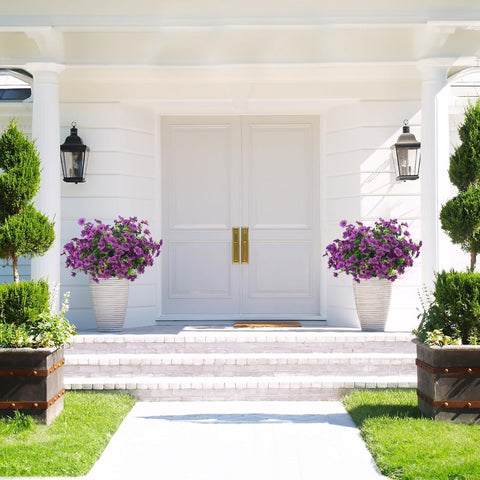 Grunyia UV-resistant flowers resist sun fading for long-lasting color.