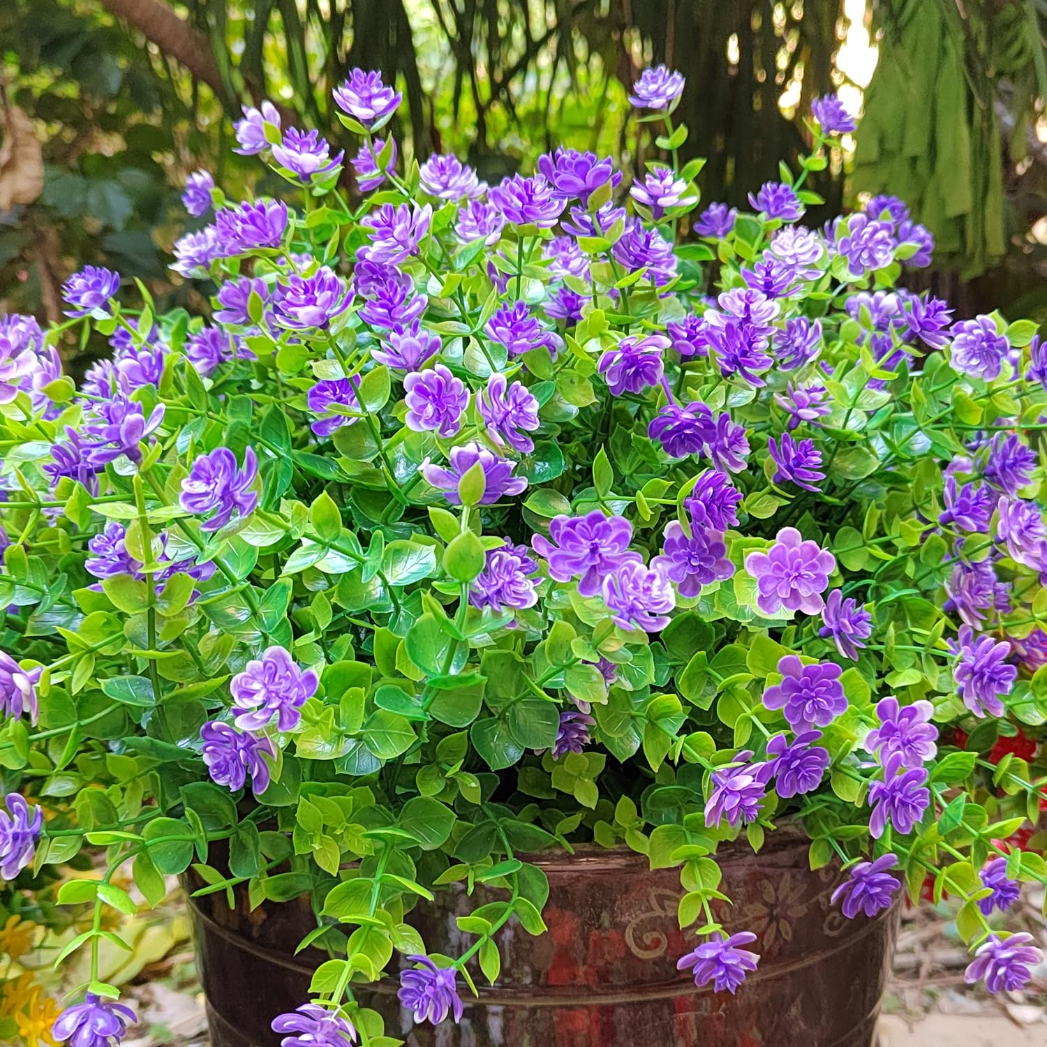 Grunyia UV-resistant faux flowers close-up showing lifelike detail.