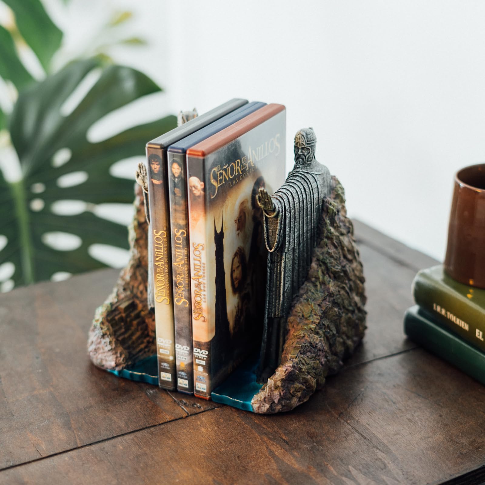 Argonath BookEnds by Grupo Erik feature detailed resin figures.