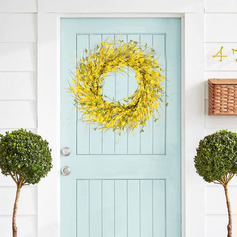 GTIDEA durable polyethylene wreath captures bright, lasting seasonal charm for indoor or covered outdoor use.