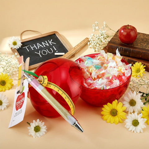 Gueevin ruler ribbon adds festive, coordinated decoration.