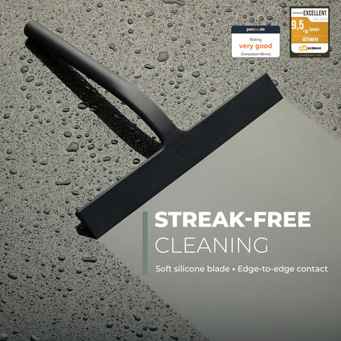 GÜTEWERK squeegee in matte black housing with stainless steel hook