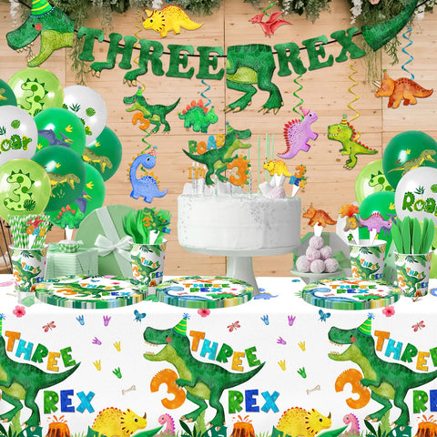 Guzbewu dinosaur napkins add fun and quick cleanup after cake.