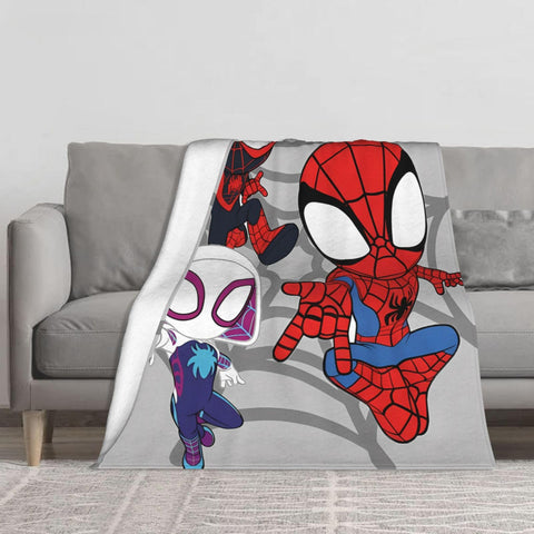 GVIOOEI Spider Blanket in soft fleece, ideal for couch lounging.
