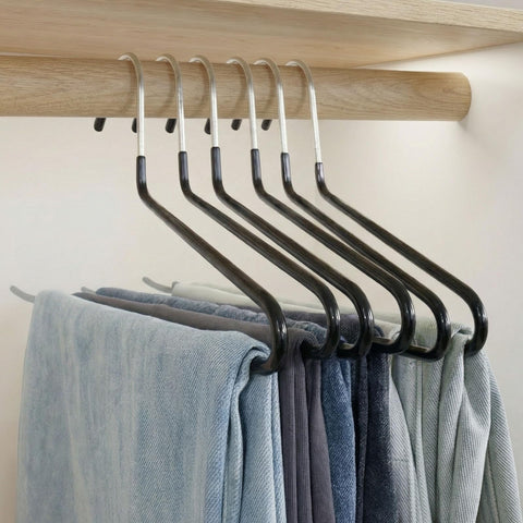 GZQXHOME versatile hanger design simplifies daily outfit organization and retrieval.