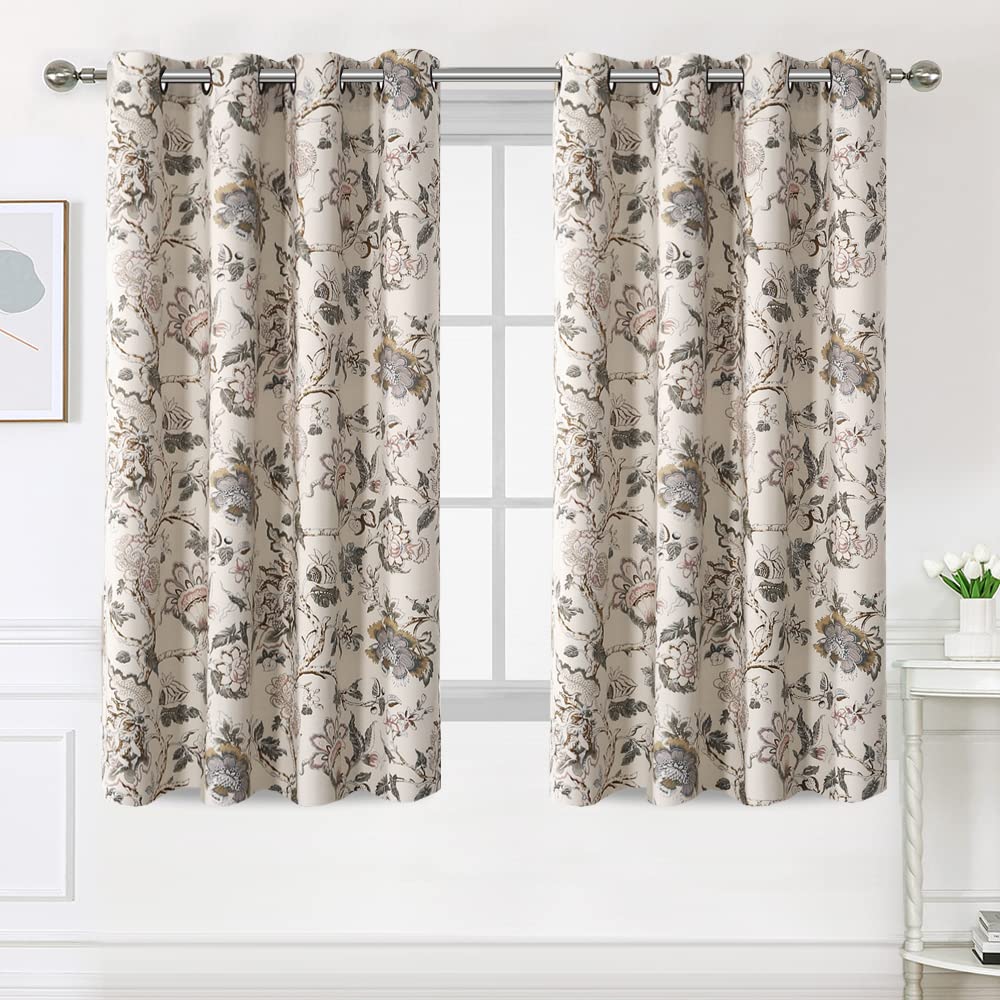 H.VERSAILTEX living room panel setup showing wide coverage