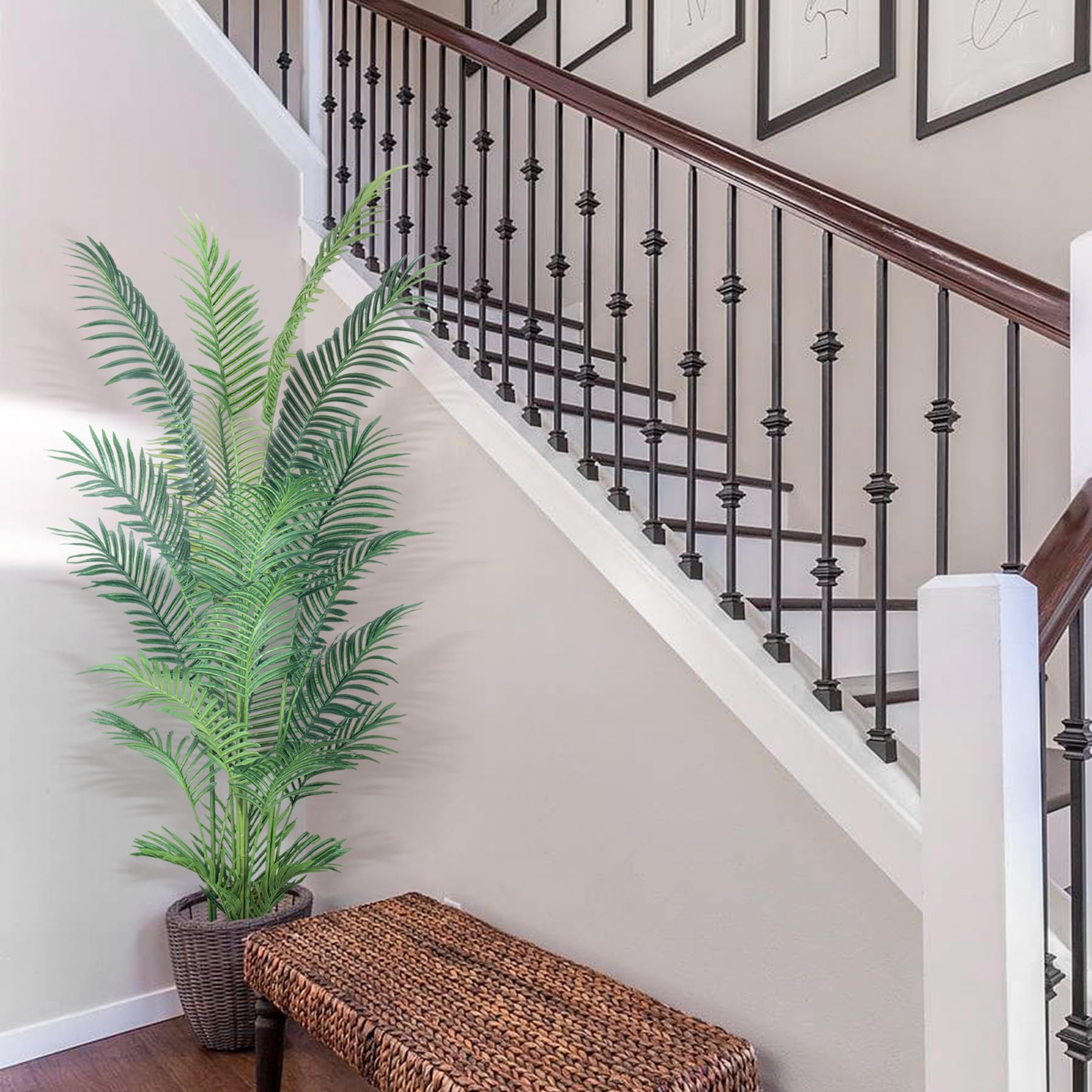 Haihong palm tree features a sturdy metal core for lasting durability.