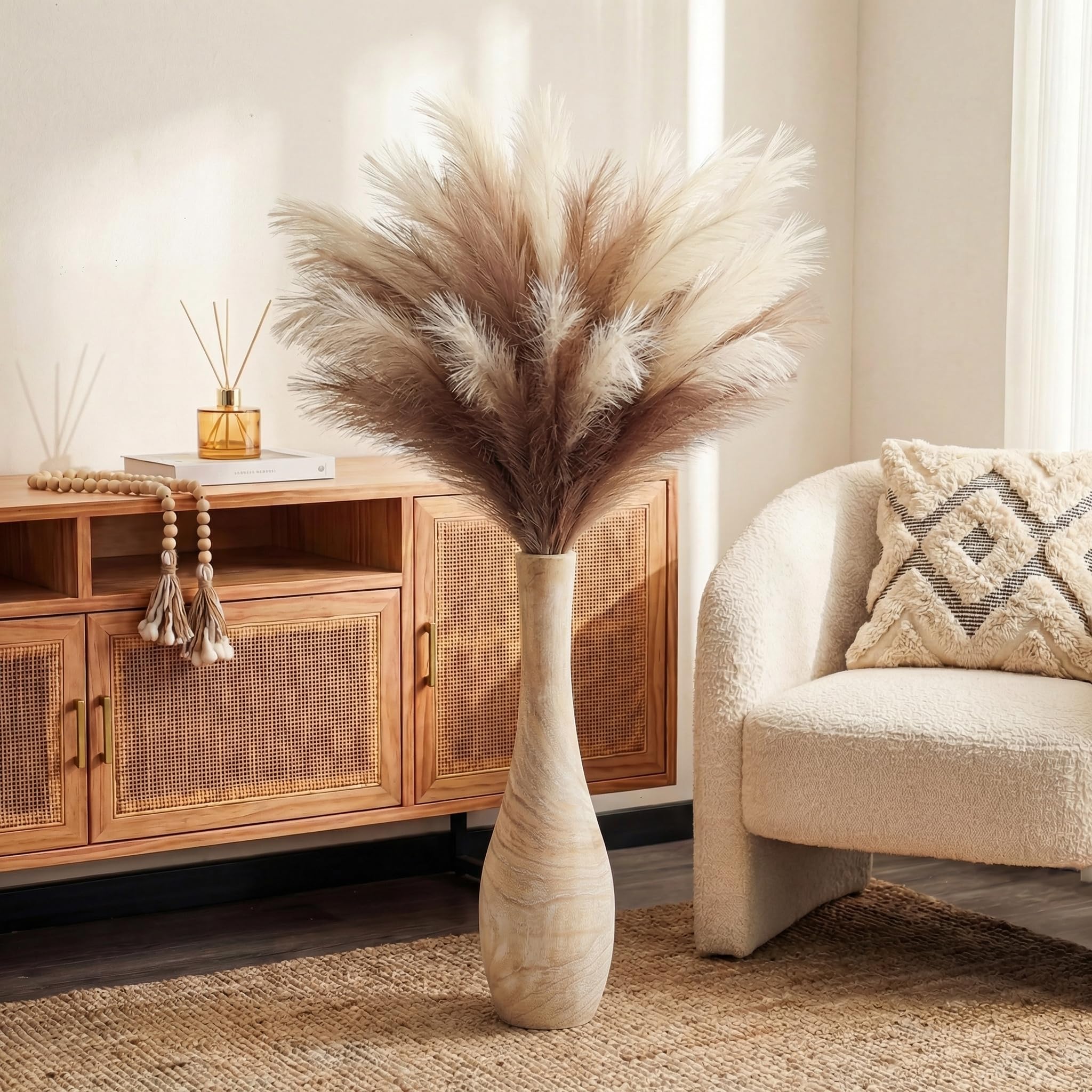 Hanobe floor vase as dining centerpiece for elegant table setting.