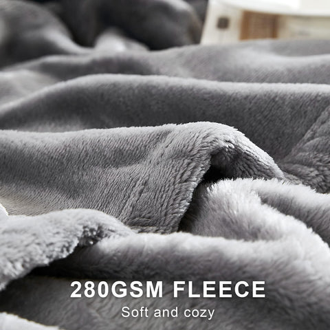 Hansleep fleece blanket care demonstrates easy machine washing.