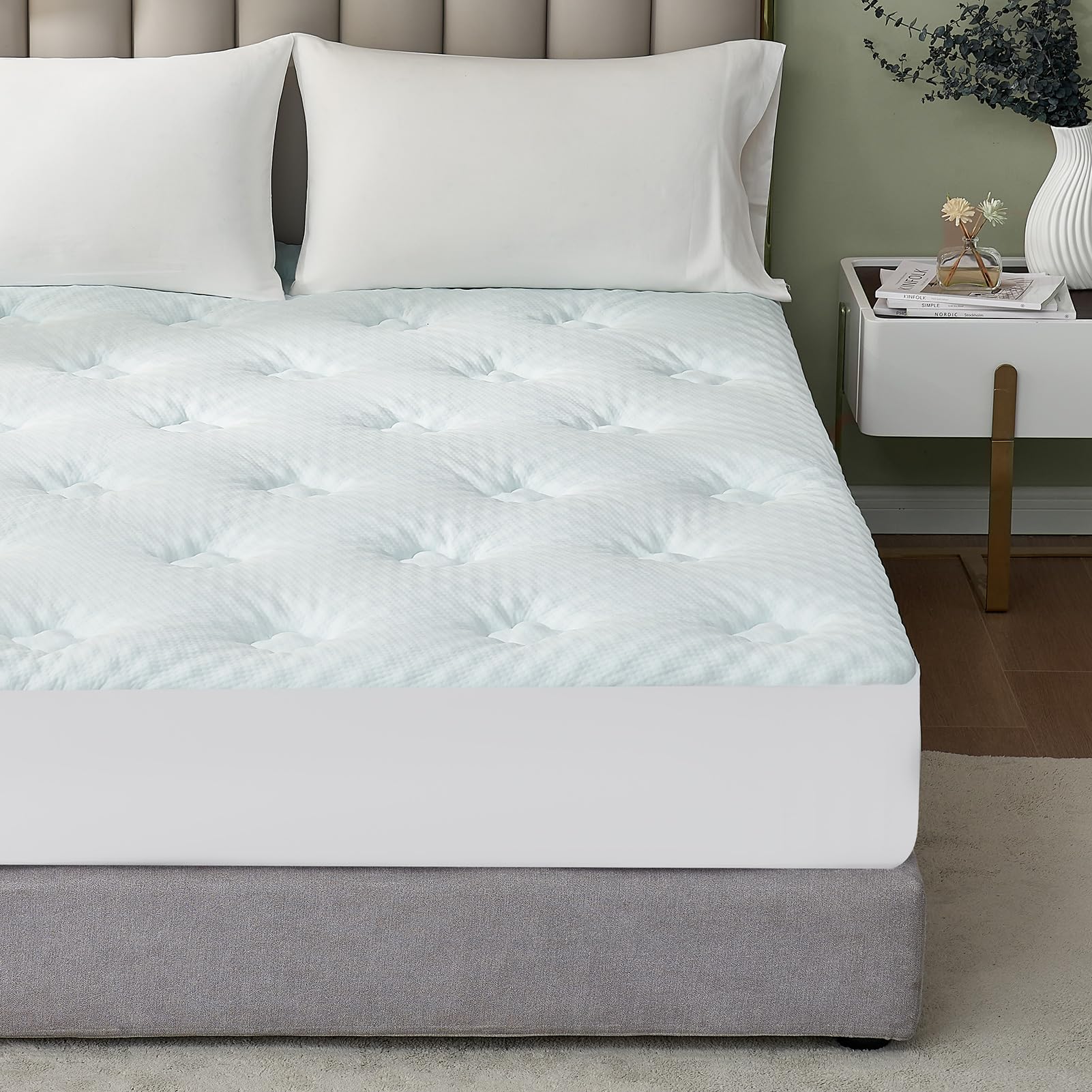 Hanssleep memory foam topper with gel-infused layer for cooling and support on a queen bed.