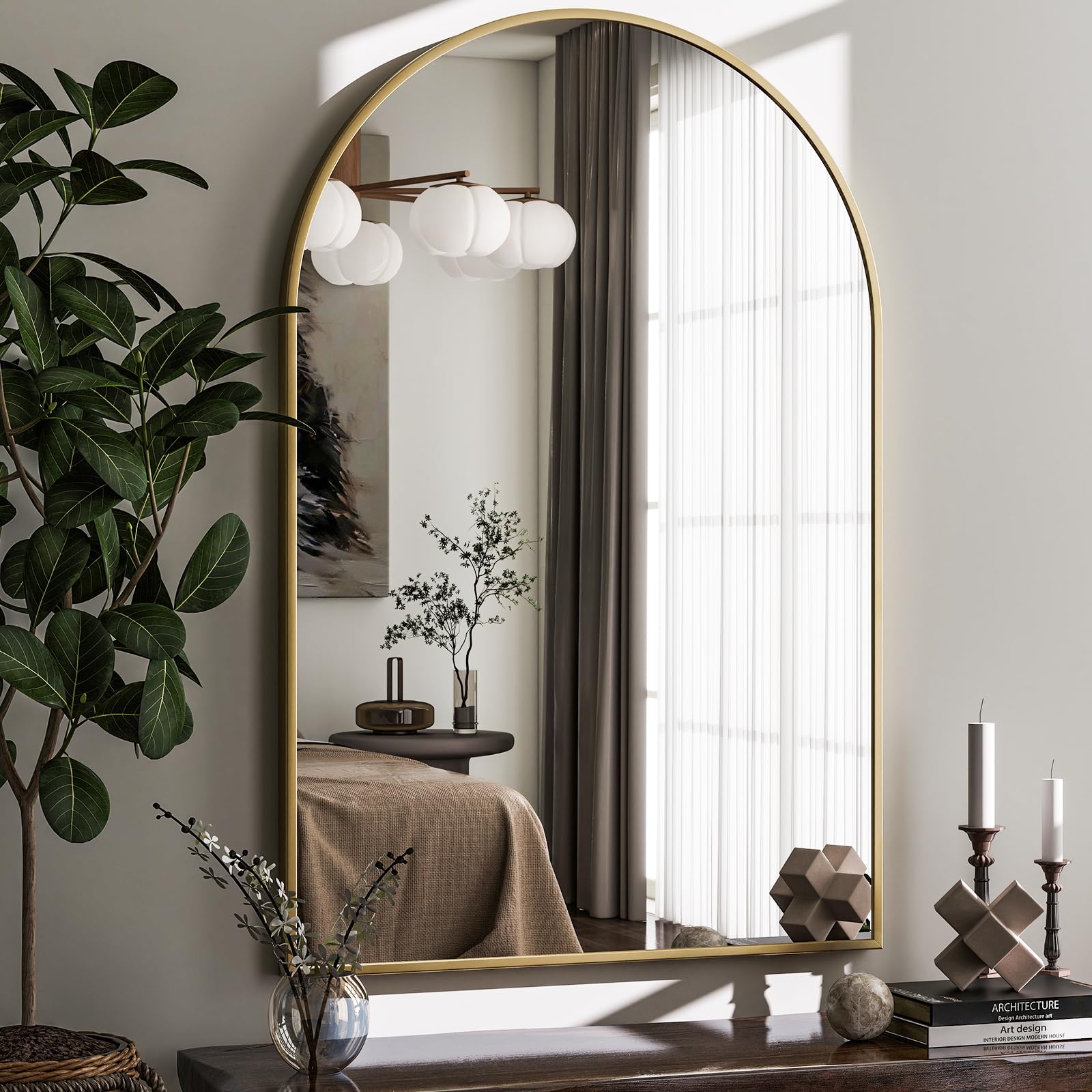 HARRITPURE decorative arch mirror adds style to cafes.