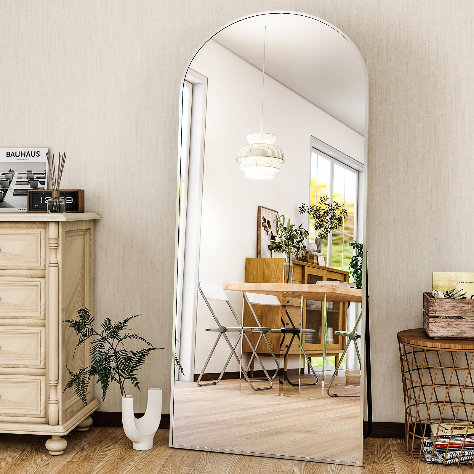 HARRITPURE floor mirror leaning setup provides versatile placement options.