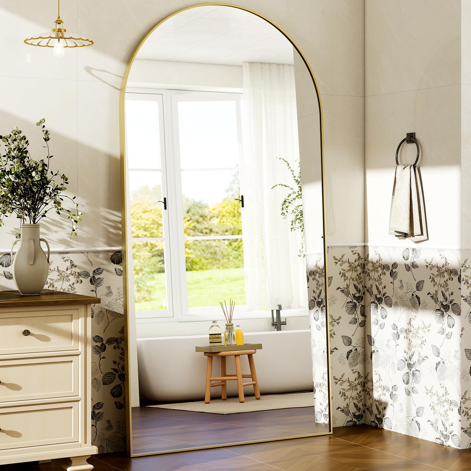 HARRITPURE living-room hallway mirror brightens spaces and adds decorative depth.