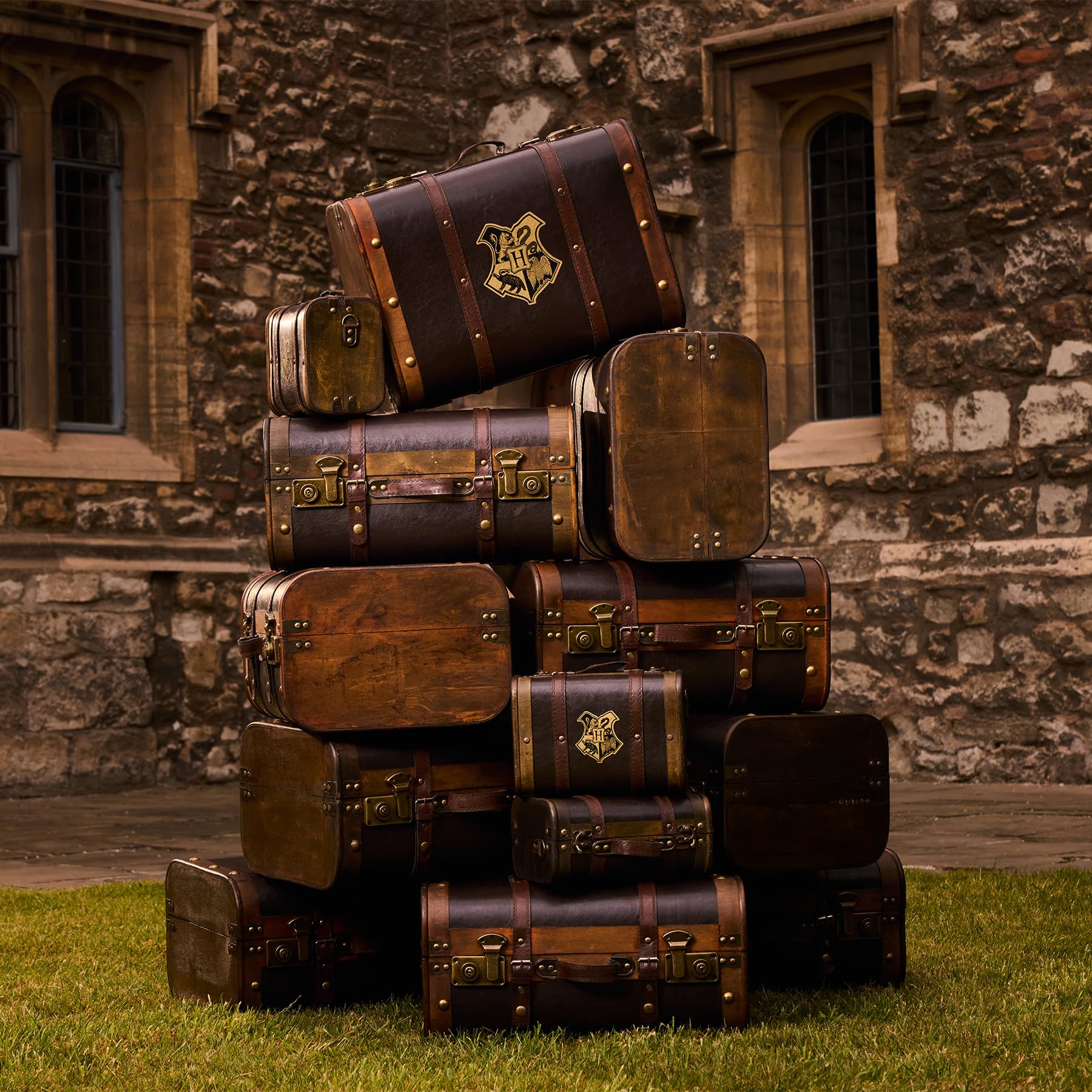 Harry Potter Hogwarts trunk offers generous storage space for robes and books.