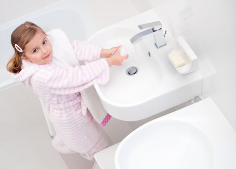 Hazzga dish promotes quick-dry soap and tidy bath routine.