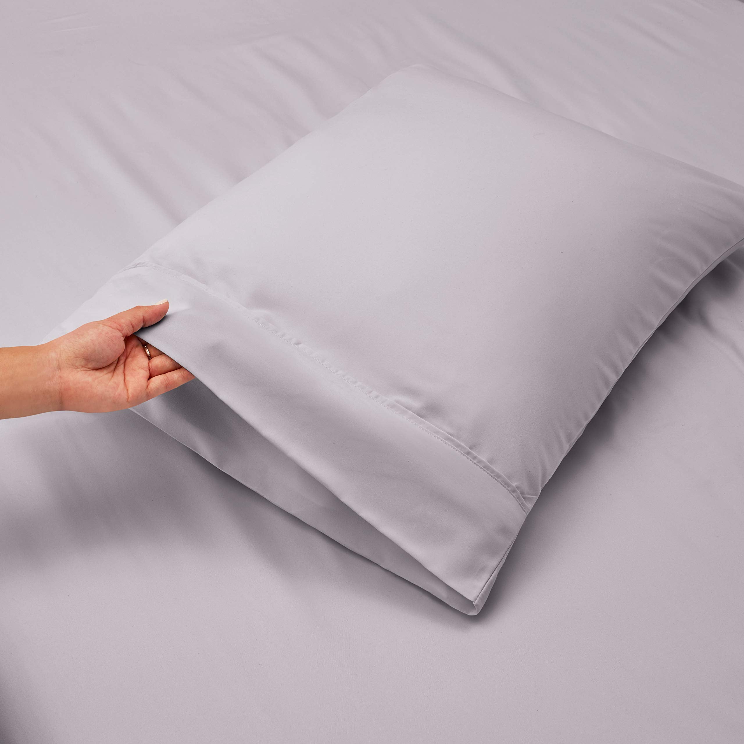 Hearth and Harbor wrinkle-resistant sheets stay neat and easy to maintain.