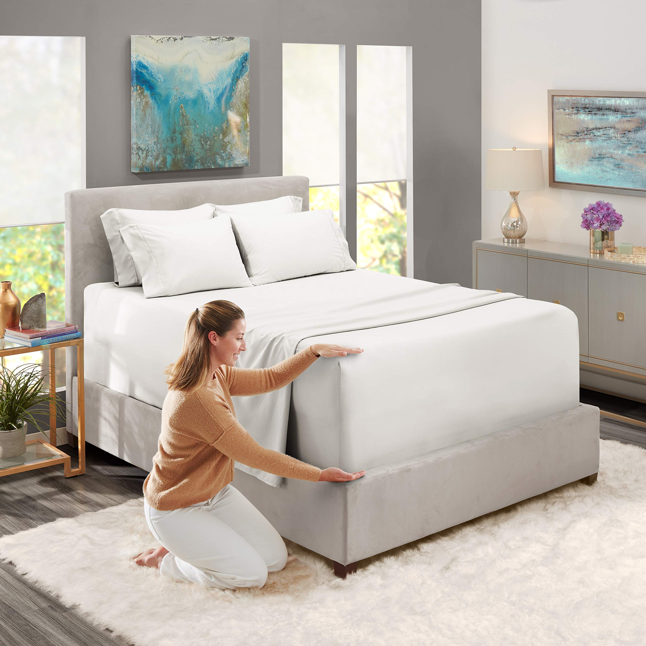 Hearth & Harbor deep pocket queen sheet fits 18–24 inch mattresses securely.