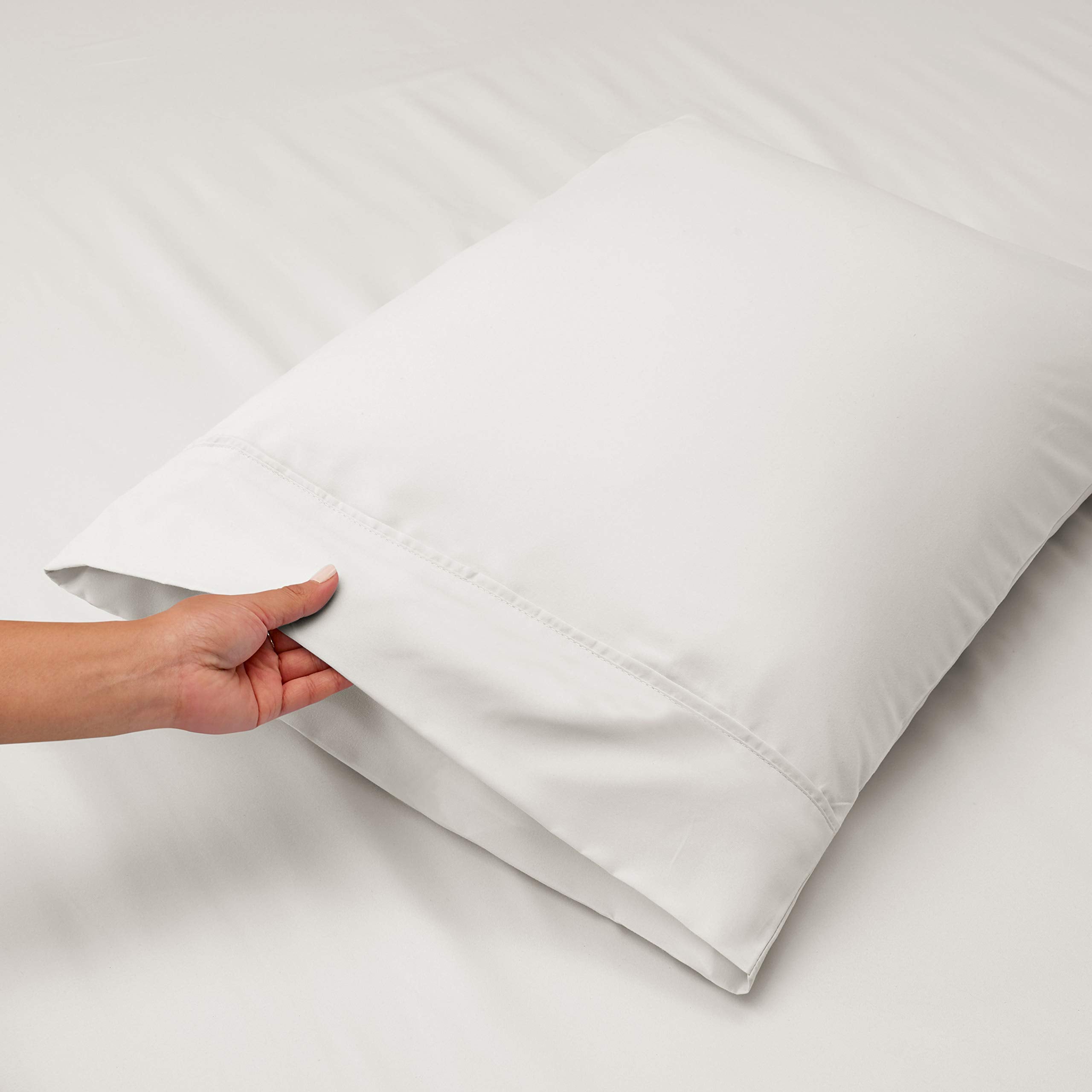 Hearth & Harbor white sheets resist fading for lasting brightness.