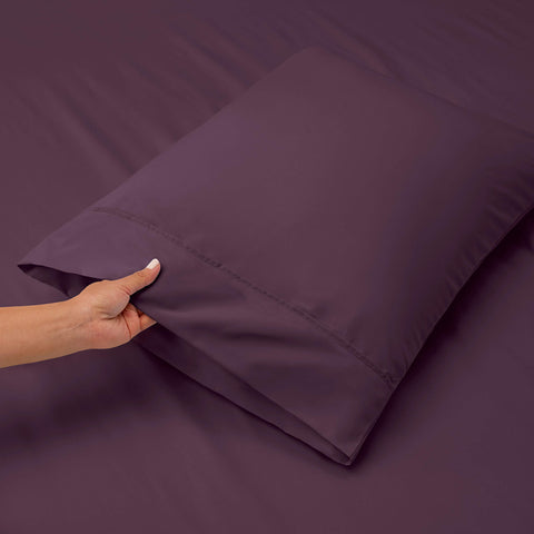 Hearth & Harbor queen sheet set packaging image communicates easy care and complete 6-piece set