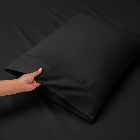 Hearth & Harbor deep-pocket design ensures secure fit for tall mattresses
