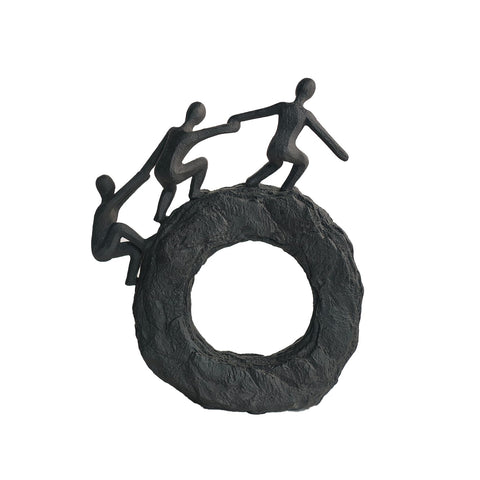 Hebdids collaboration-themed sculpture sparks conversation about teamwork.