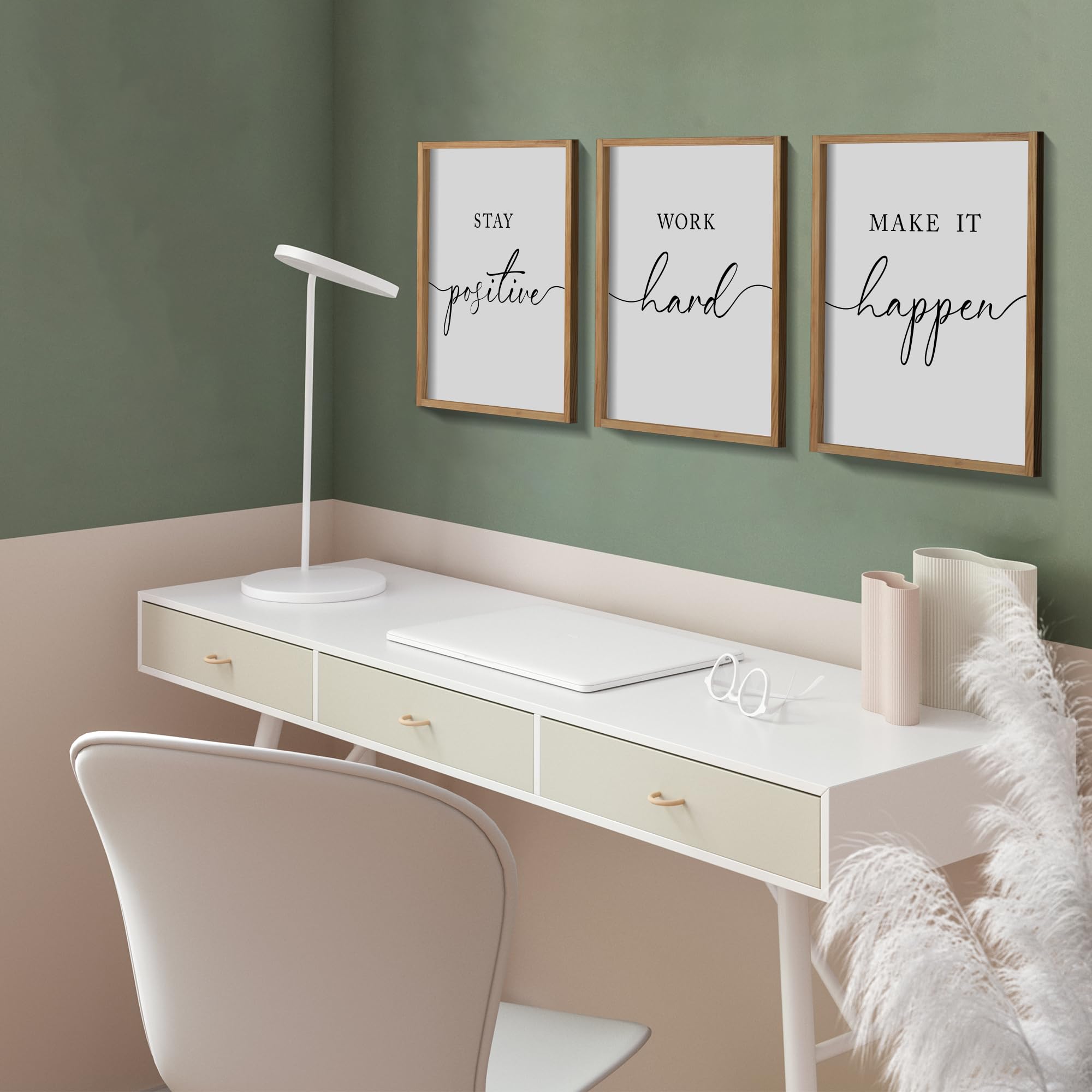 Heiple quote wall art on wall reads a daily reminder clearly.