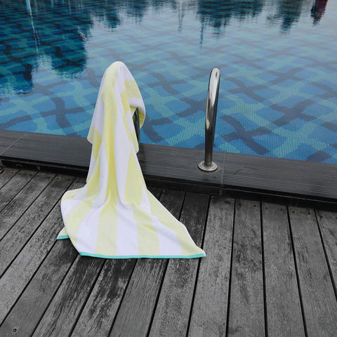 HENBAY towel with double-stitched edges resists fraying during washing.