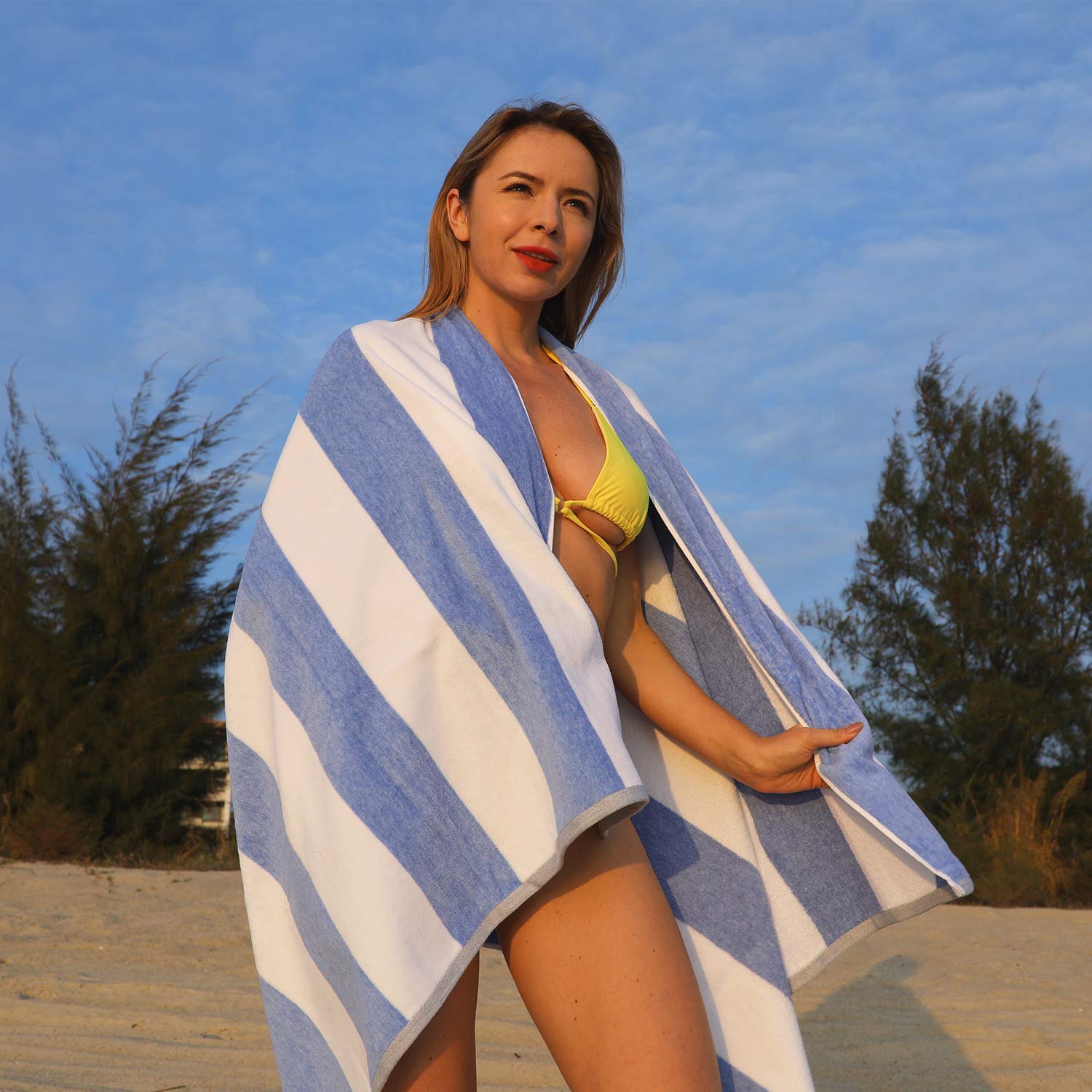 HENBAY quick-dry cotton towel delivers fast absorption for sunny days.