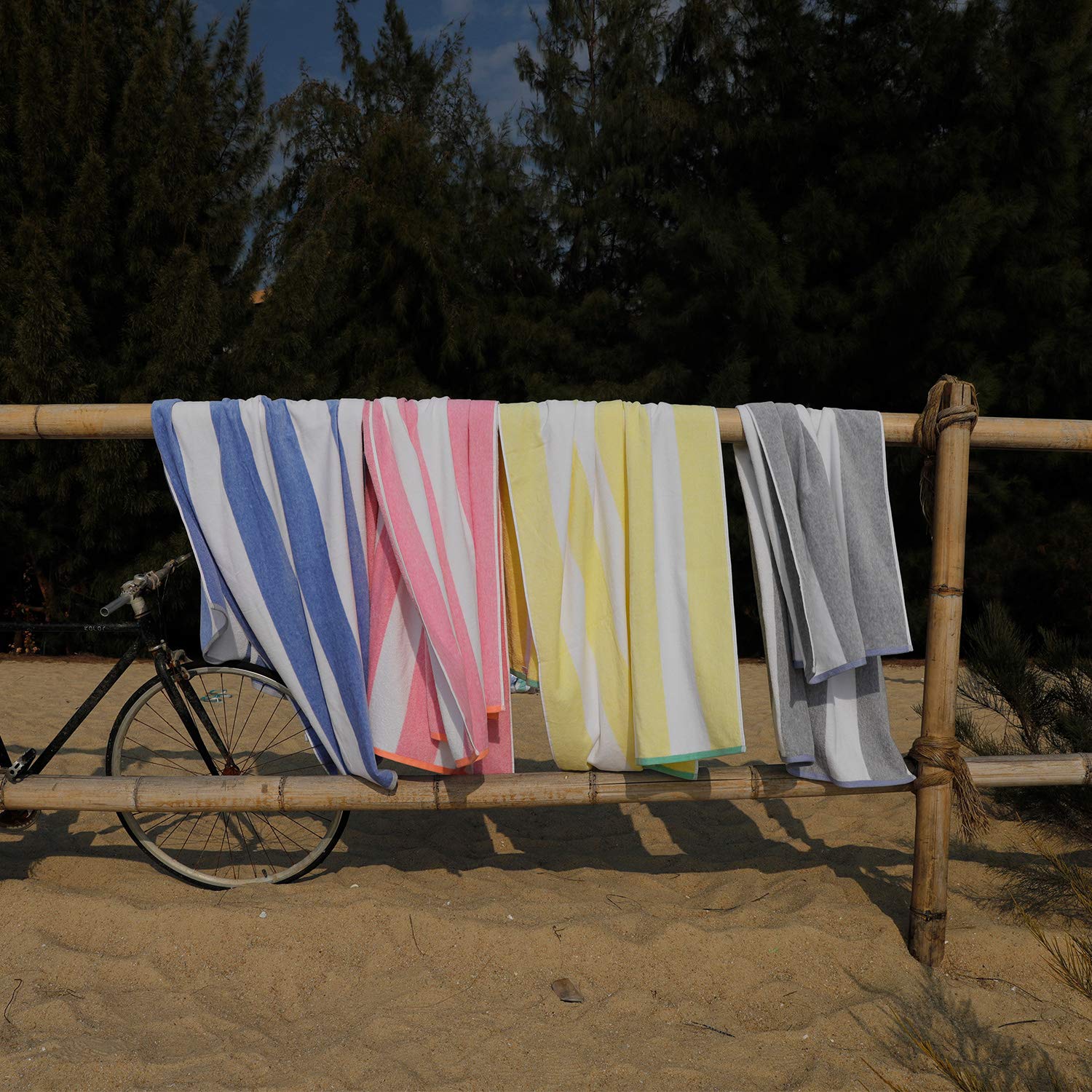 HENBAY soft-absorbent velour cotton delivers plush feel and quick drying.