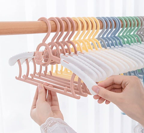 HGYZE extendable hangers grow with your newborn to kids.