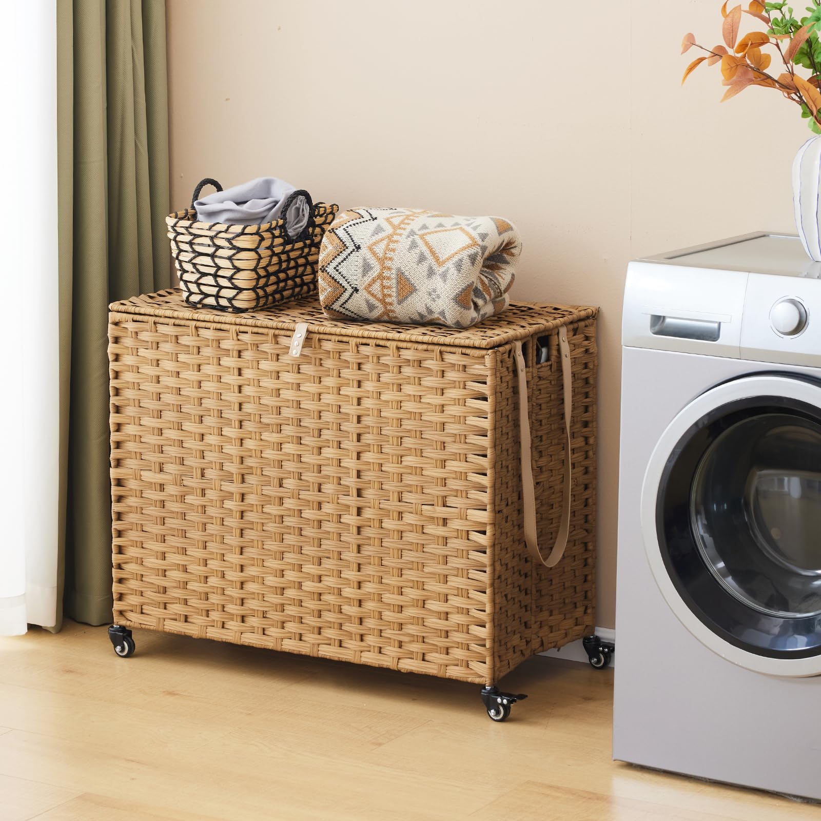 Hiagnete 3-section laundry hamper showing separated compartments.