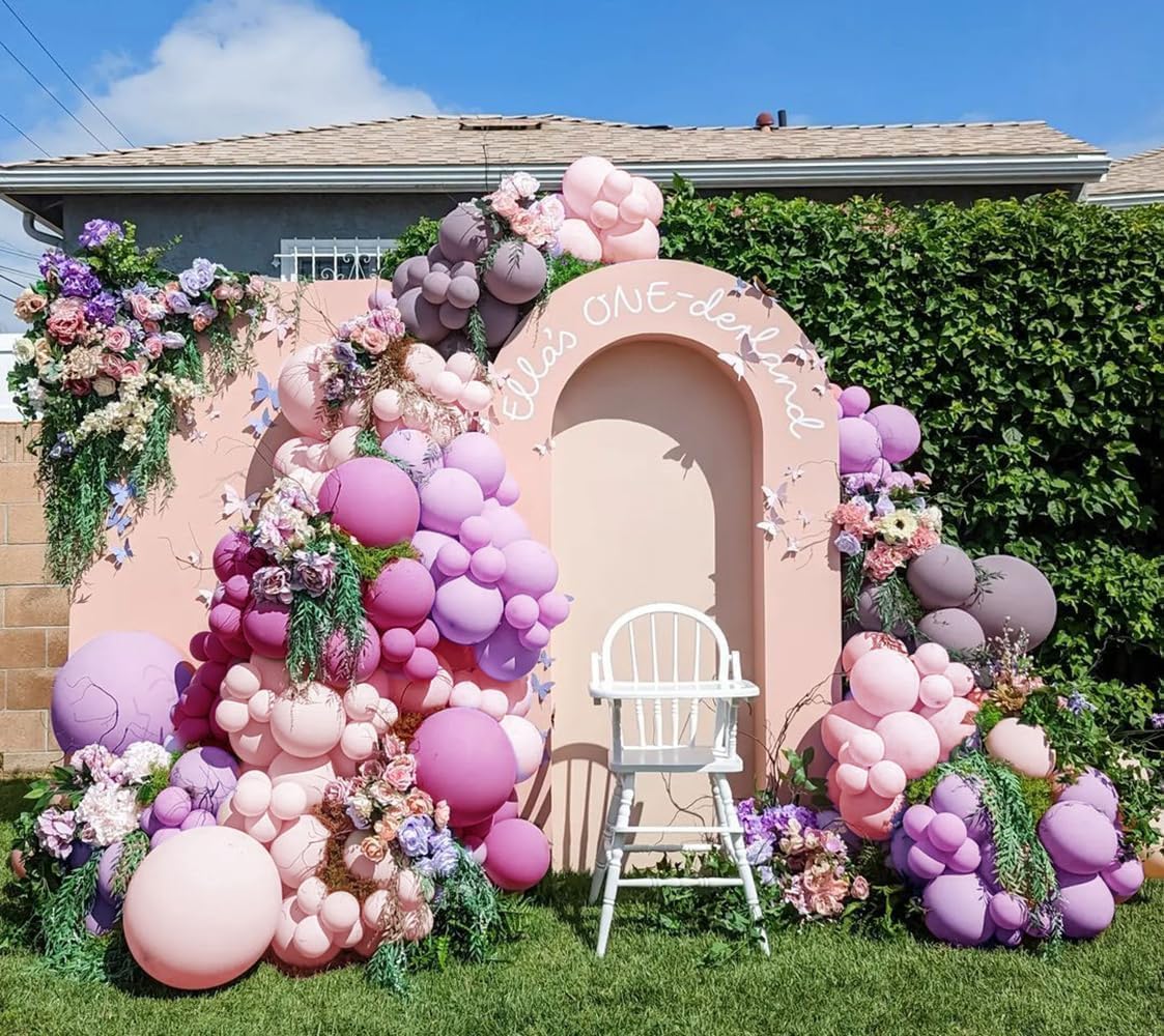 HIBAOpati DIY pastel arch as a romantic centerpiece.