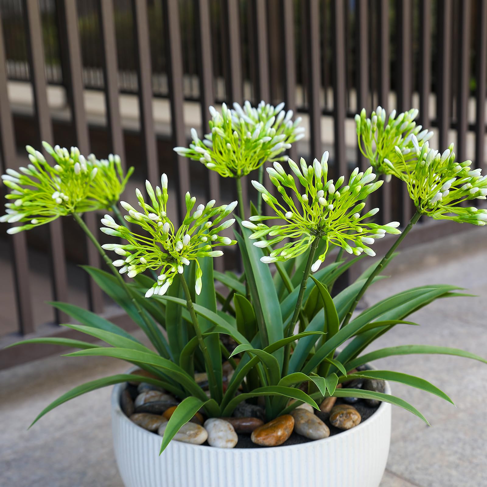 HIFORESTAR 5.9-inch blooms balance with leaves for realistic setups
