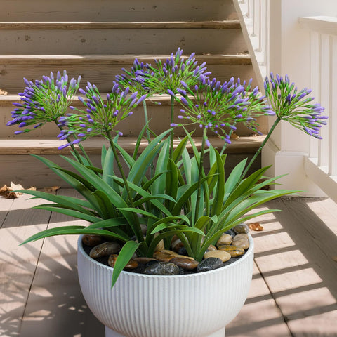HIFORESTAR weather-resistant blooms stay vibrant in any weather.